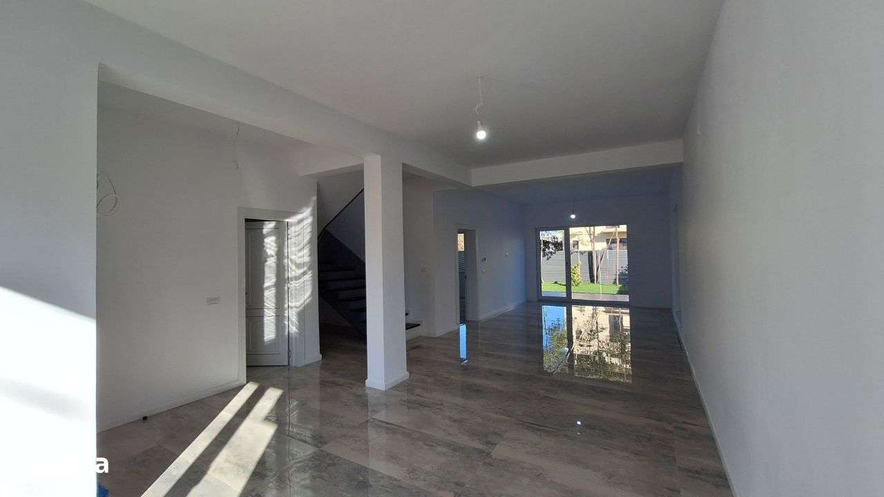 Casa de vanzare in zona Voluntari-4