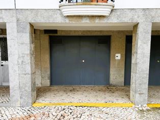 Garagem para arrendamento com 17 m2 na Parede, Cascais