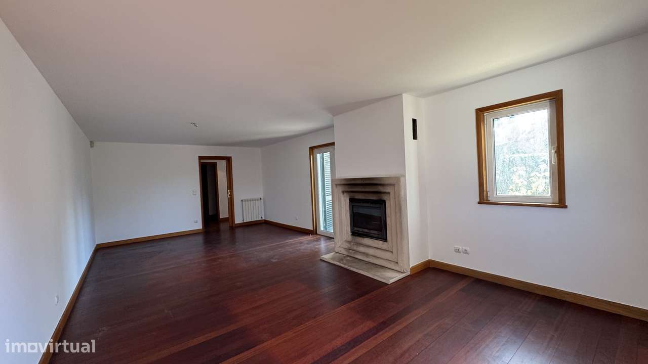 Moradia T4 com piscina à venda em Gemeses-10