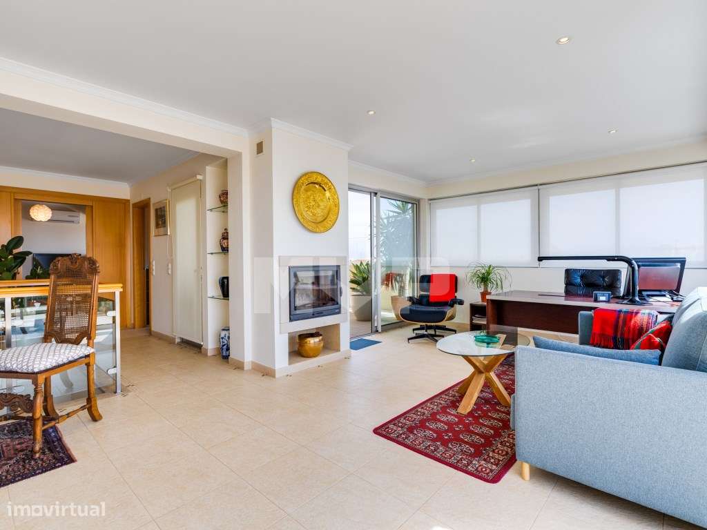 Apartamento T3 Duplex com terraço superior vista Ria em Faro-0