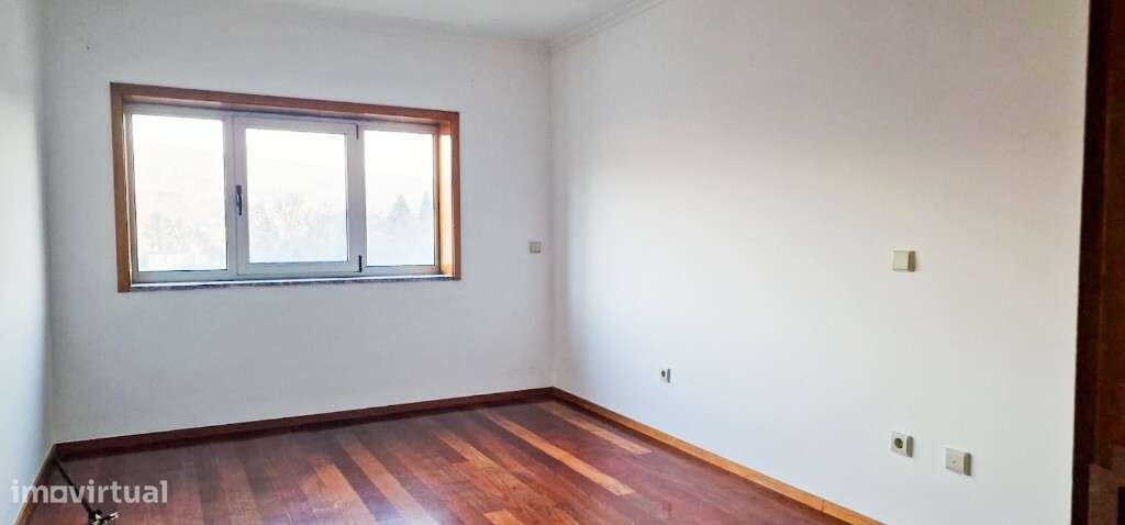 Moradia V4 em banda - Vieira do Minho-28