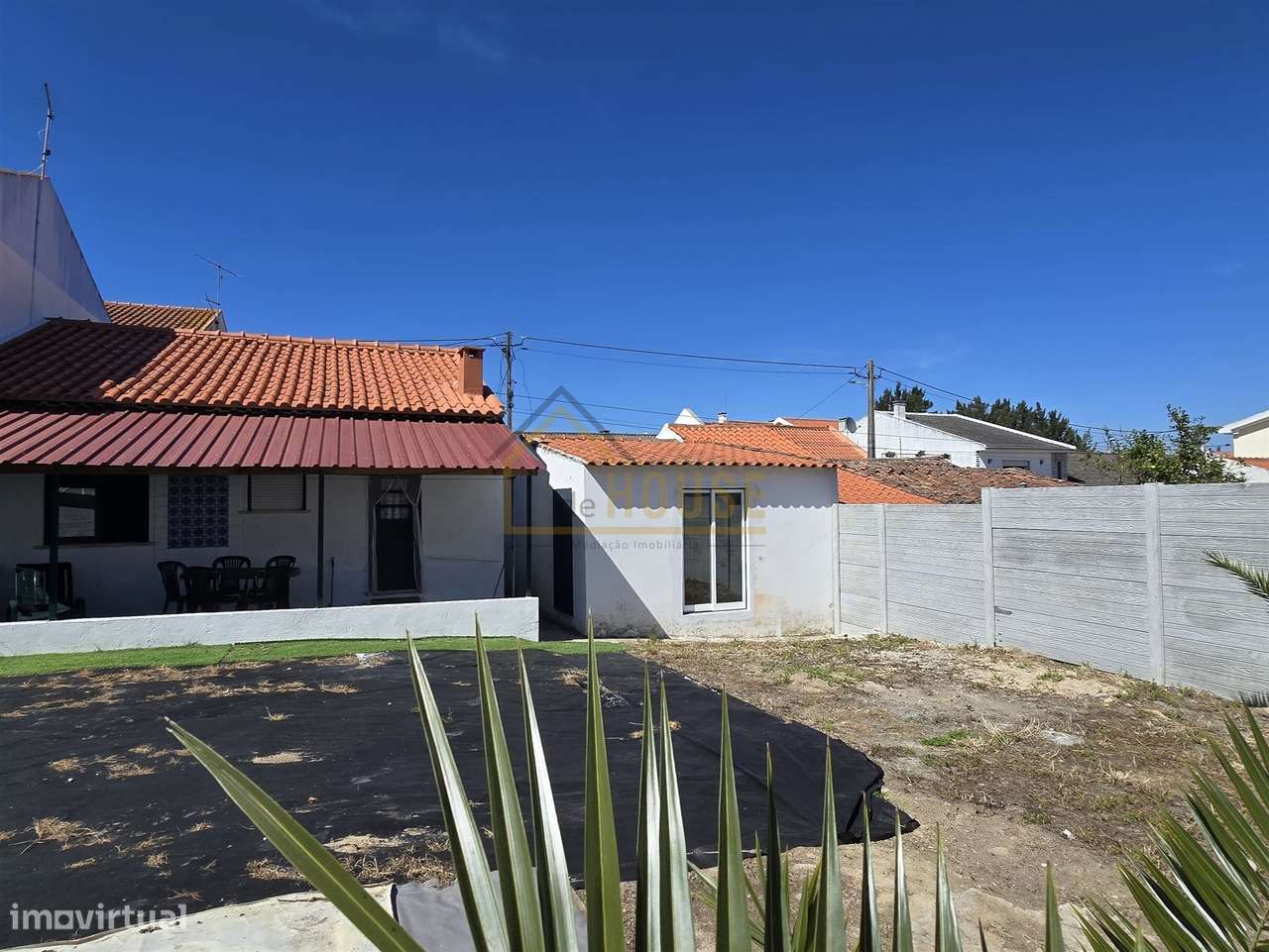 Moradia com espaço exterior e garagem no Bombarral-20