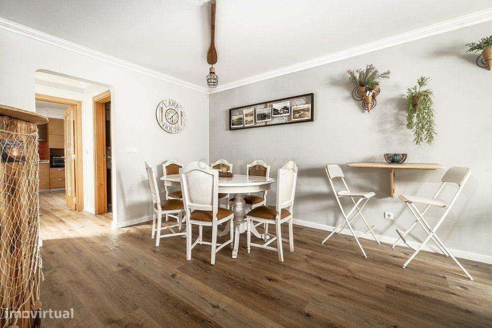 Moradia T4 na Praia da Areia Branca para Investimento ou Habitação Pró-22