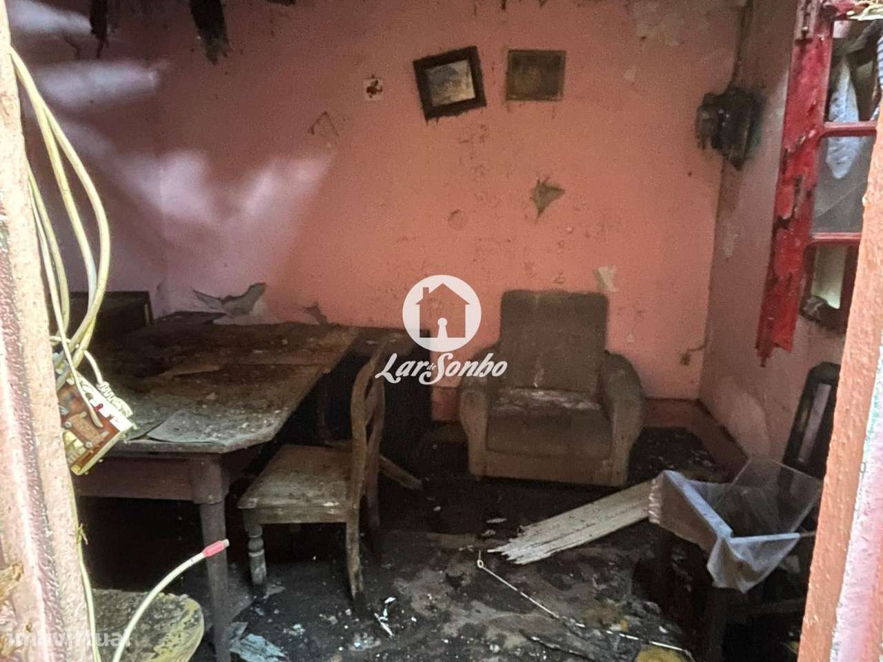 Moradia para restauro com terreno de 207.5m² em Bougado, Trofa - Grande imagem: 3/18