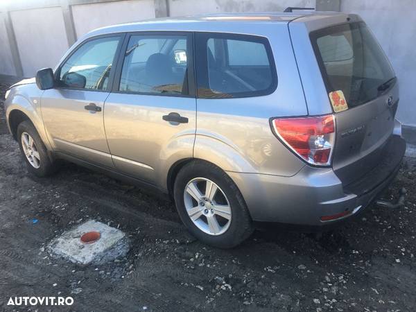 CUTIE VITEZE MANUALA SUBARU FORESTER 2009 2.0 DIESEL JANTE ALIAJ 16'' motor defect - 1