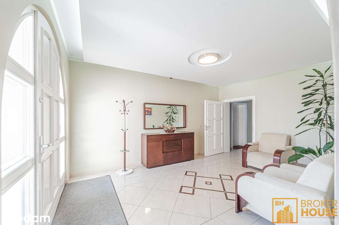 Willa z basenem i pięknym ogrodem/Opole-8