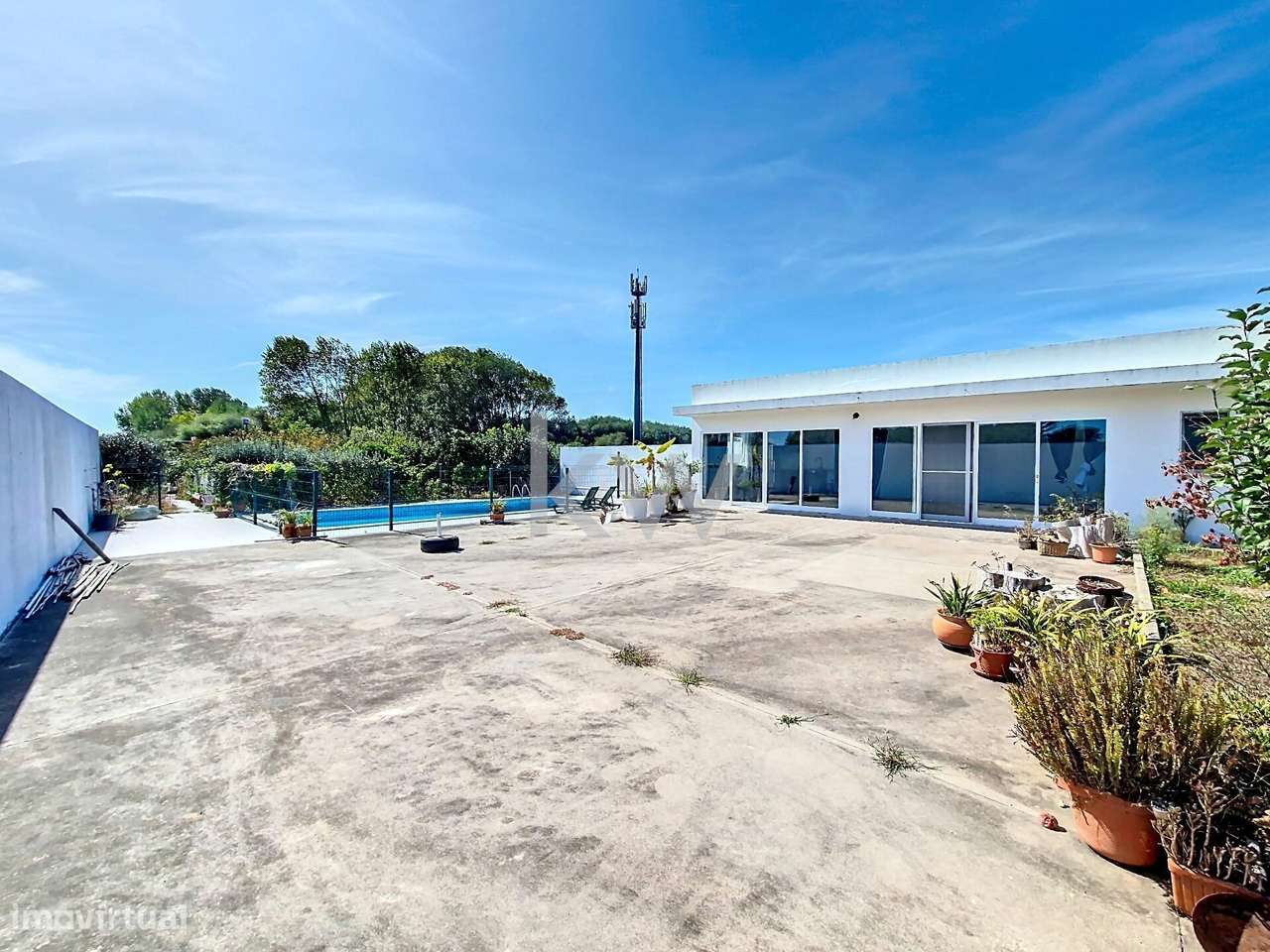 Moradia com 6 quartos, piscina aquecida, anexo e terreno com 2500m2 em-45