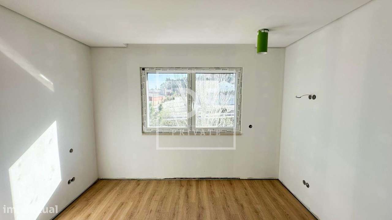 Apartamento T3  em fase final de construção no Ameal (Torres Vedras) a-7