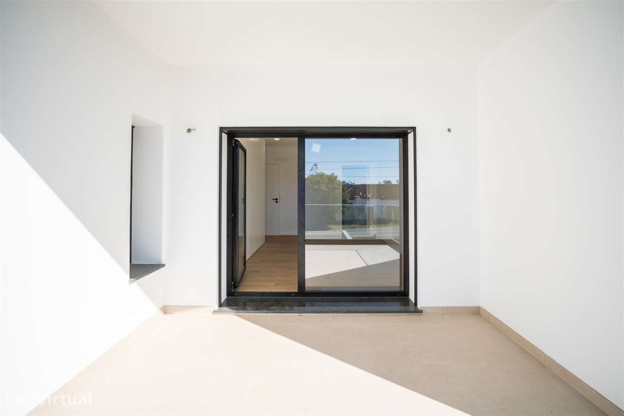 Moradia T4 NOVA em Maceira, Leiria-16