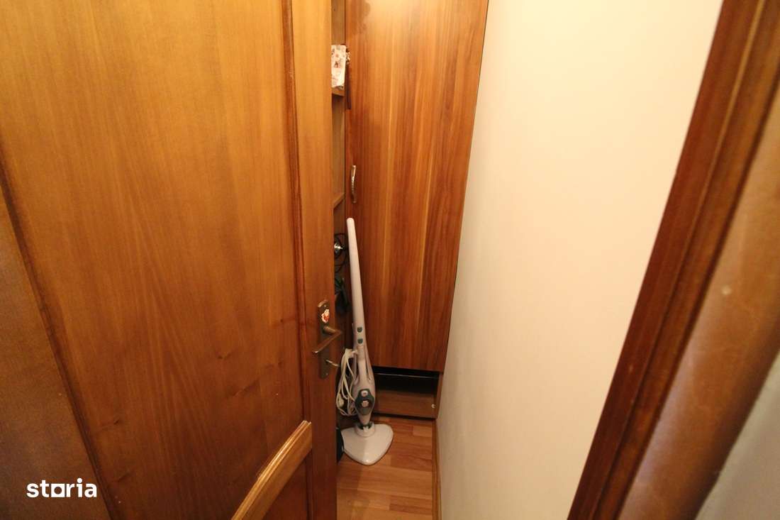 Vând apartament 3 camere în Hunedoara, zona OM-Str.Marțișorului, et.2-14