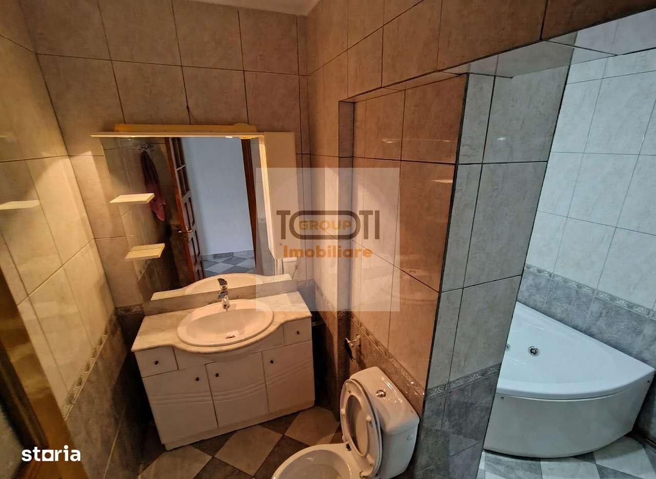 Apartament de vânzare în zona PODU ROȘ cu 3 camere decomandat-9