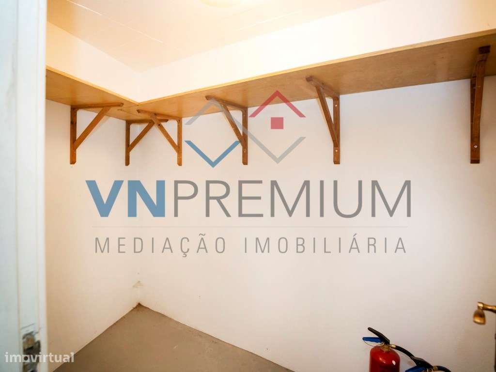 Belíssimo apartamento totalmente remodelado com materiais topo de gama-52