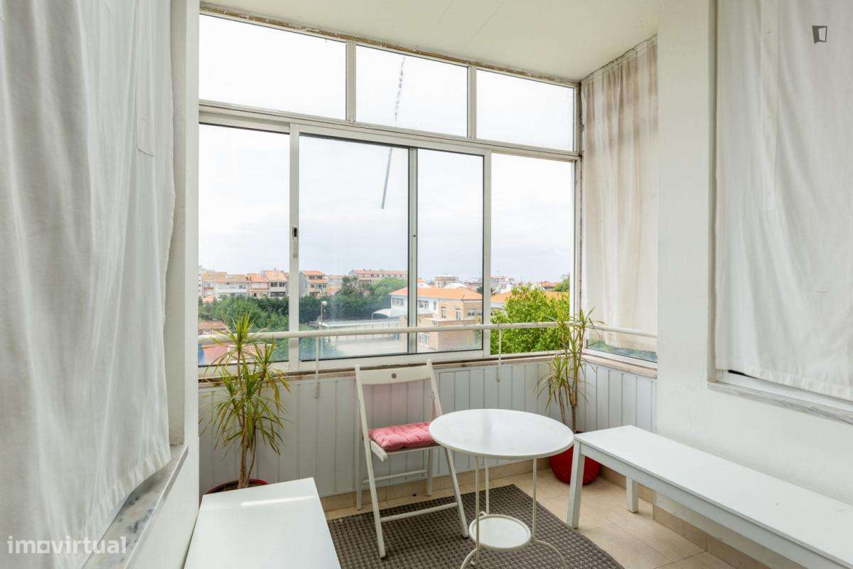 Quarto - localizado em Matosinhos Porto - Grande imagem: 2/10