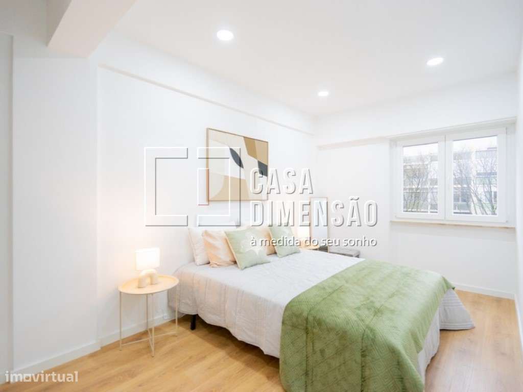 Apartamento de tipologia T3 com varanda, mobilado e equipado em Ben...-36