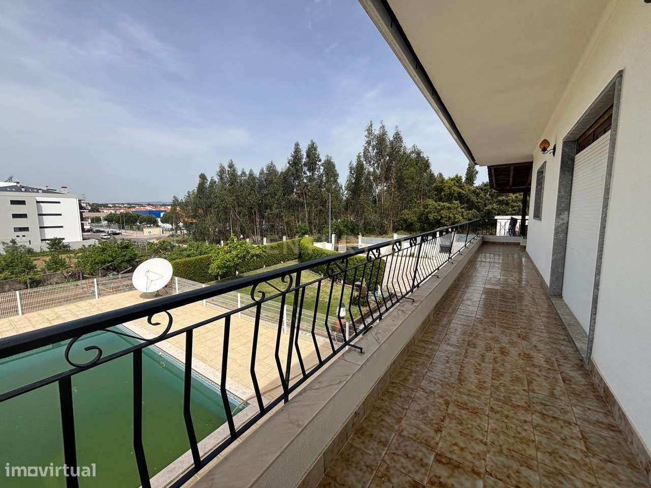 Moradia com Piscina - Entroncamento-11