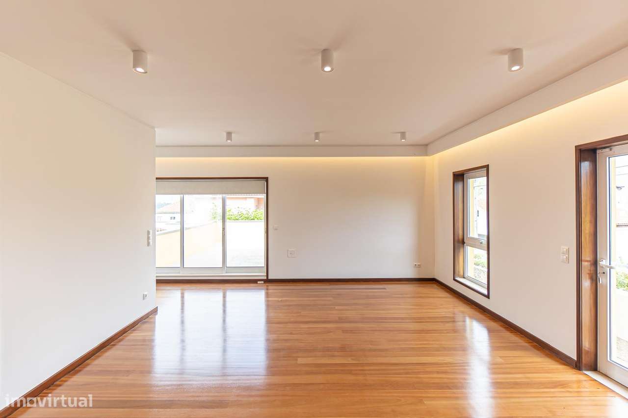 Moradia T3 de 4 Frentes, no centro Avanca( Estarreja),  lote de 360 m2-11