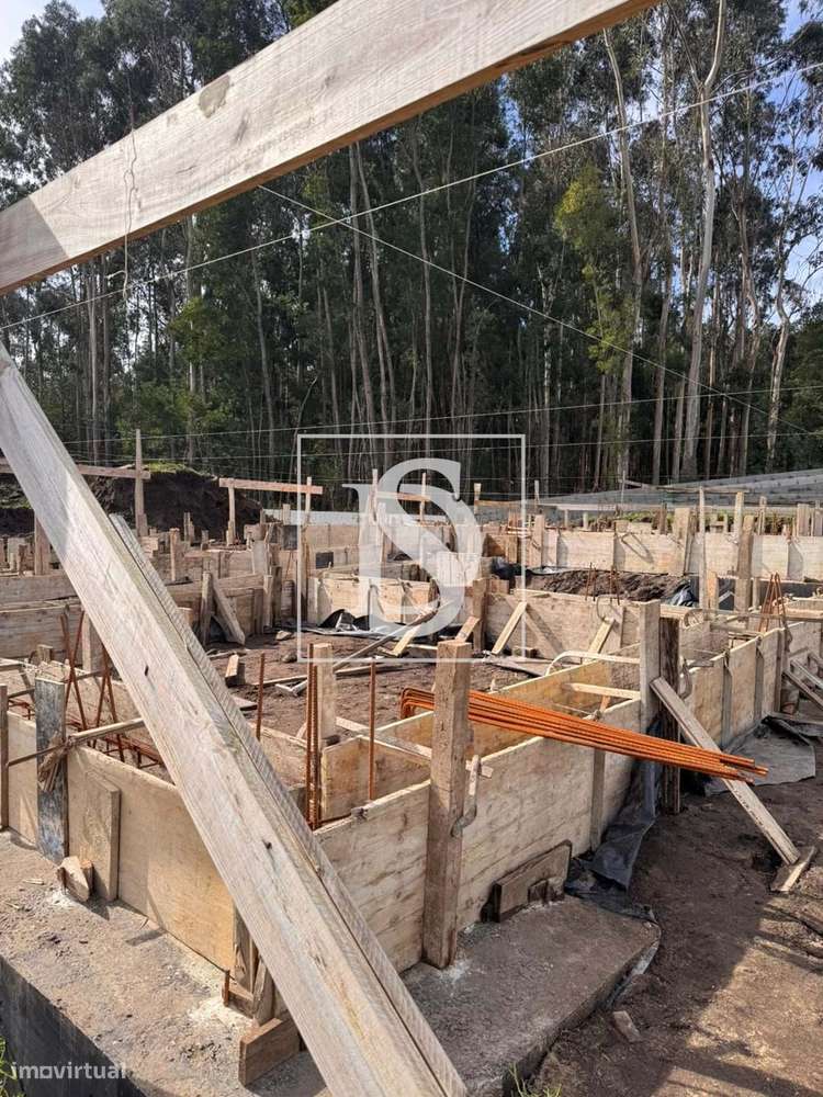 Moradia T3 em construção em Estorão-13