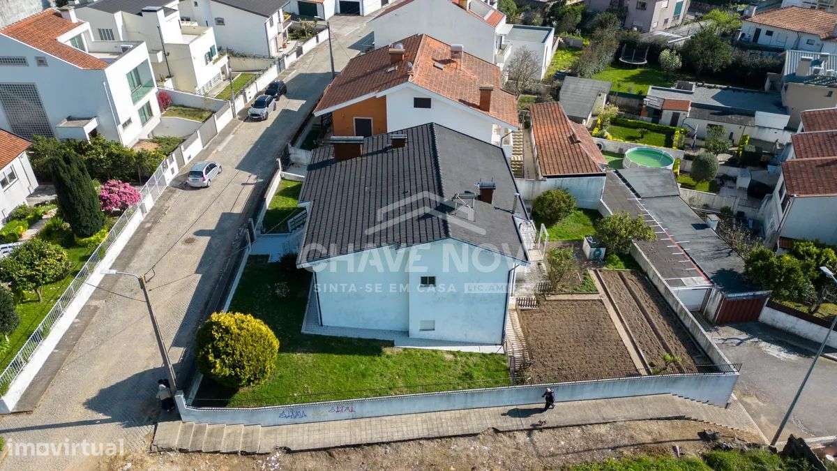 Moradia Isolada T3 c/ amplo terreno em Mafamude - Grande imagem: 4/41