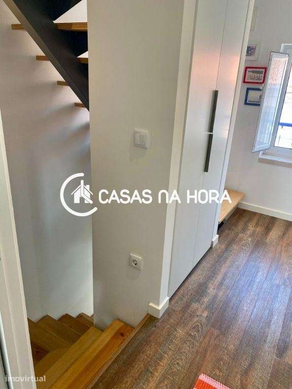 Moradia Triplex T2 em Almada na Rua Capitão Leitão-8