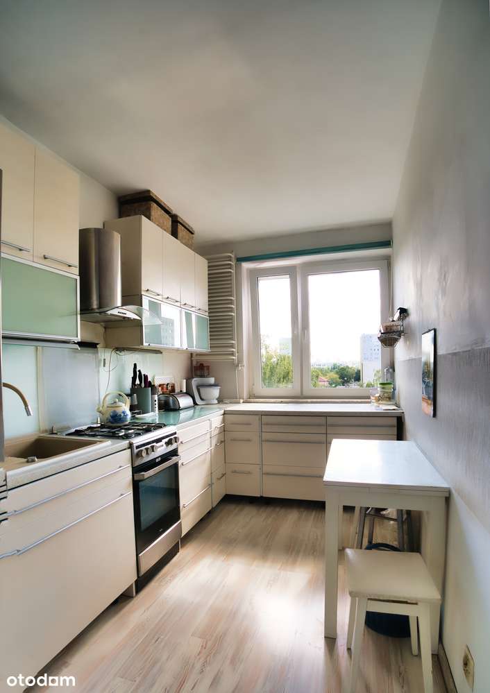 ładne M-3  47,5m2  blok  4 piętro  balkon  oś. Bartodzieje-3