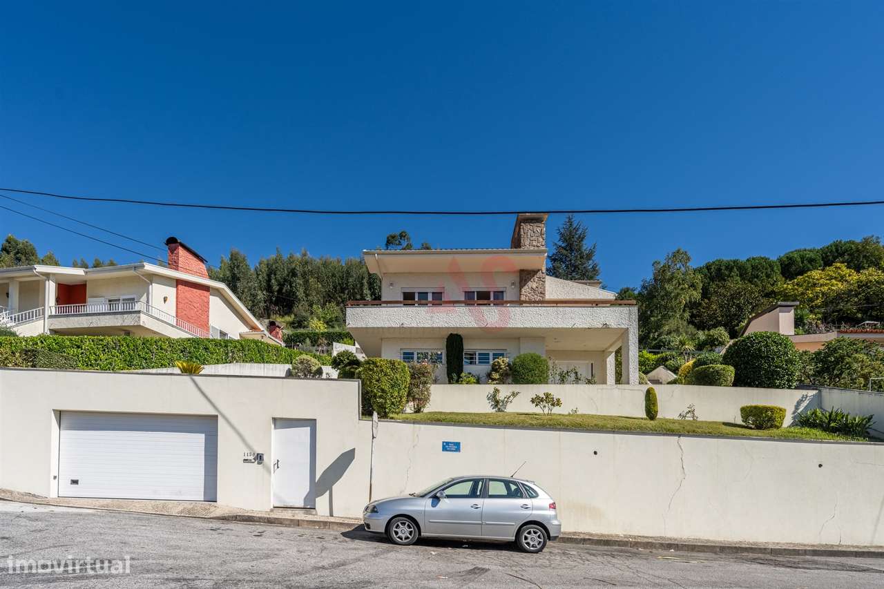 Moradia T5 com Vista Deslumbrante sobre a Cidade de Vizela - Grande imagem: 2/40