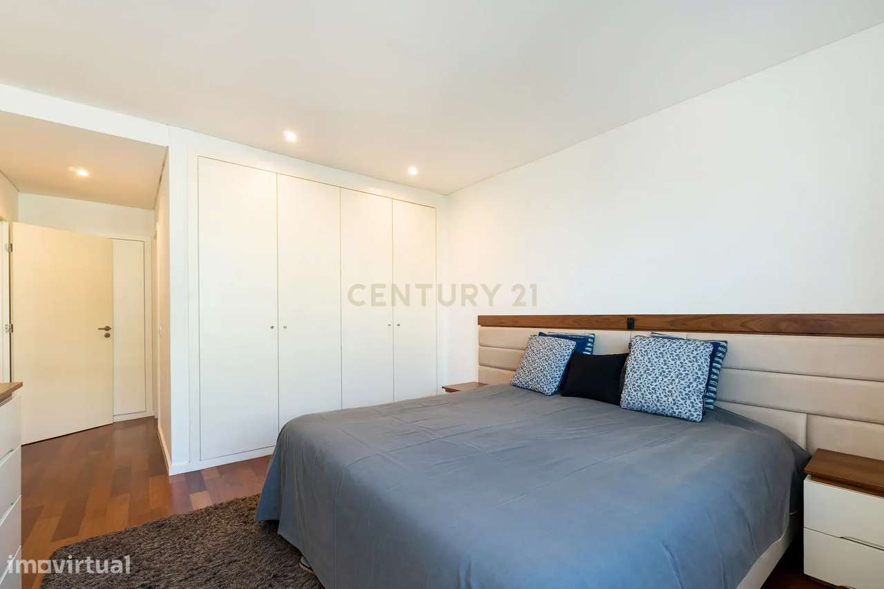 Fantástico Apartamento T3  | 212m² | Bessa | Boavista-14