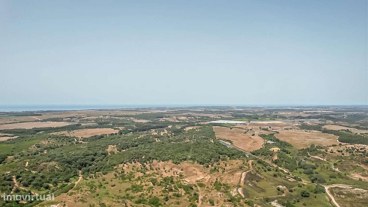 Herdade com moradia T4+1, piscina e lago-49