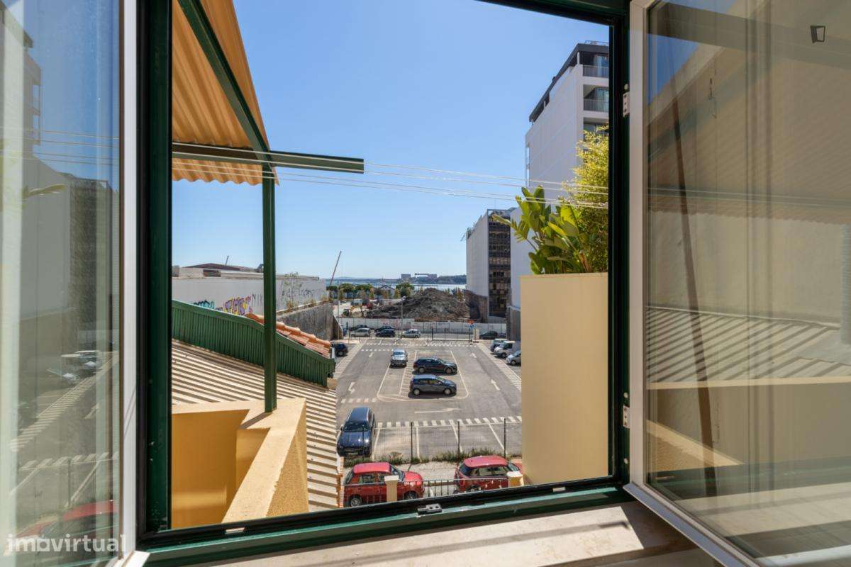 Quarto - localizado em Santos Lisbon - Grande imagem: 2/6