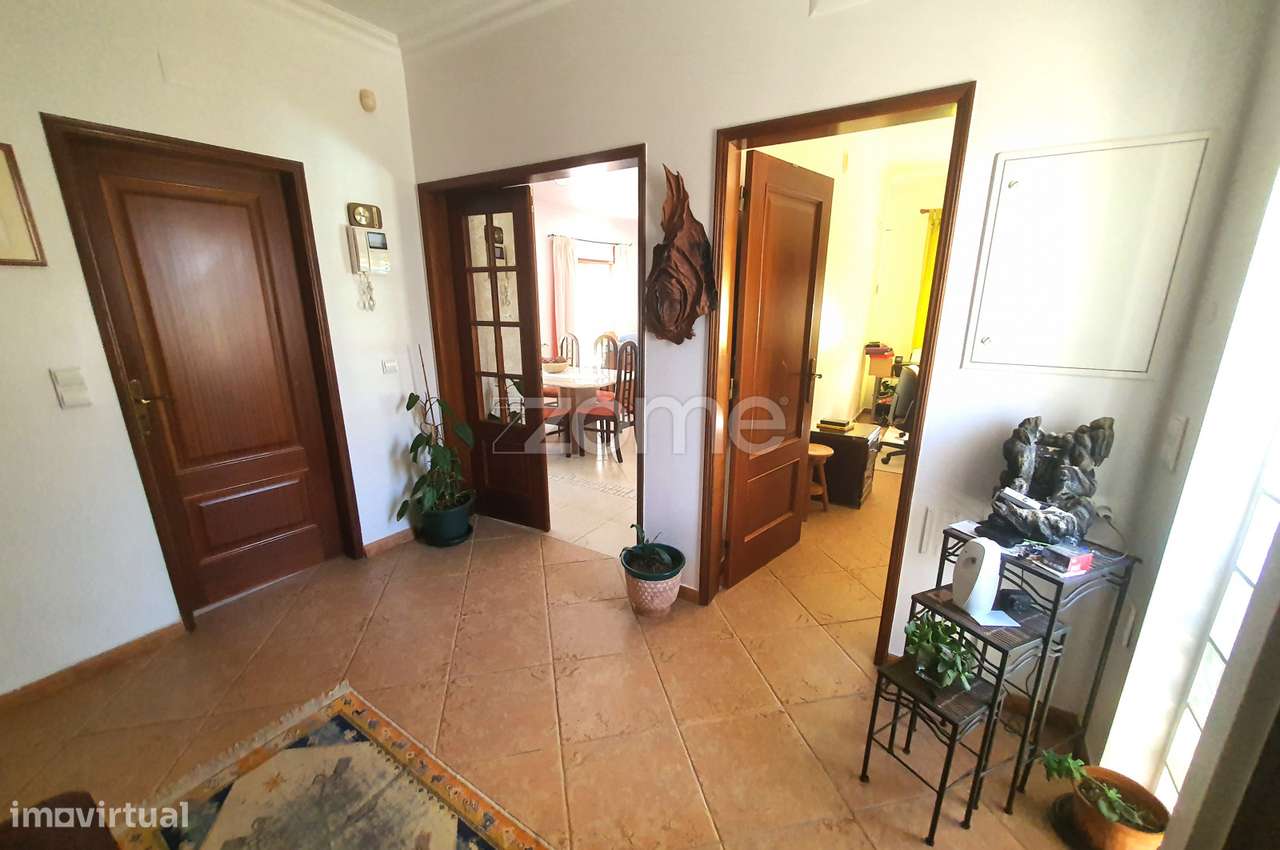 Moradia Isolada com piscina e bastante soalheira-6