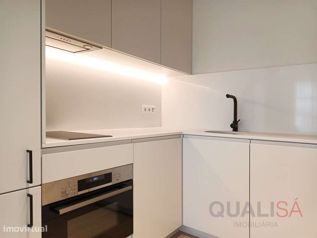 Apartamento T1 novo com varanda, equipado e mobilado, no centro his... - Grande imagem: 4/38