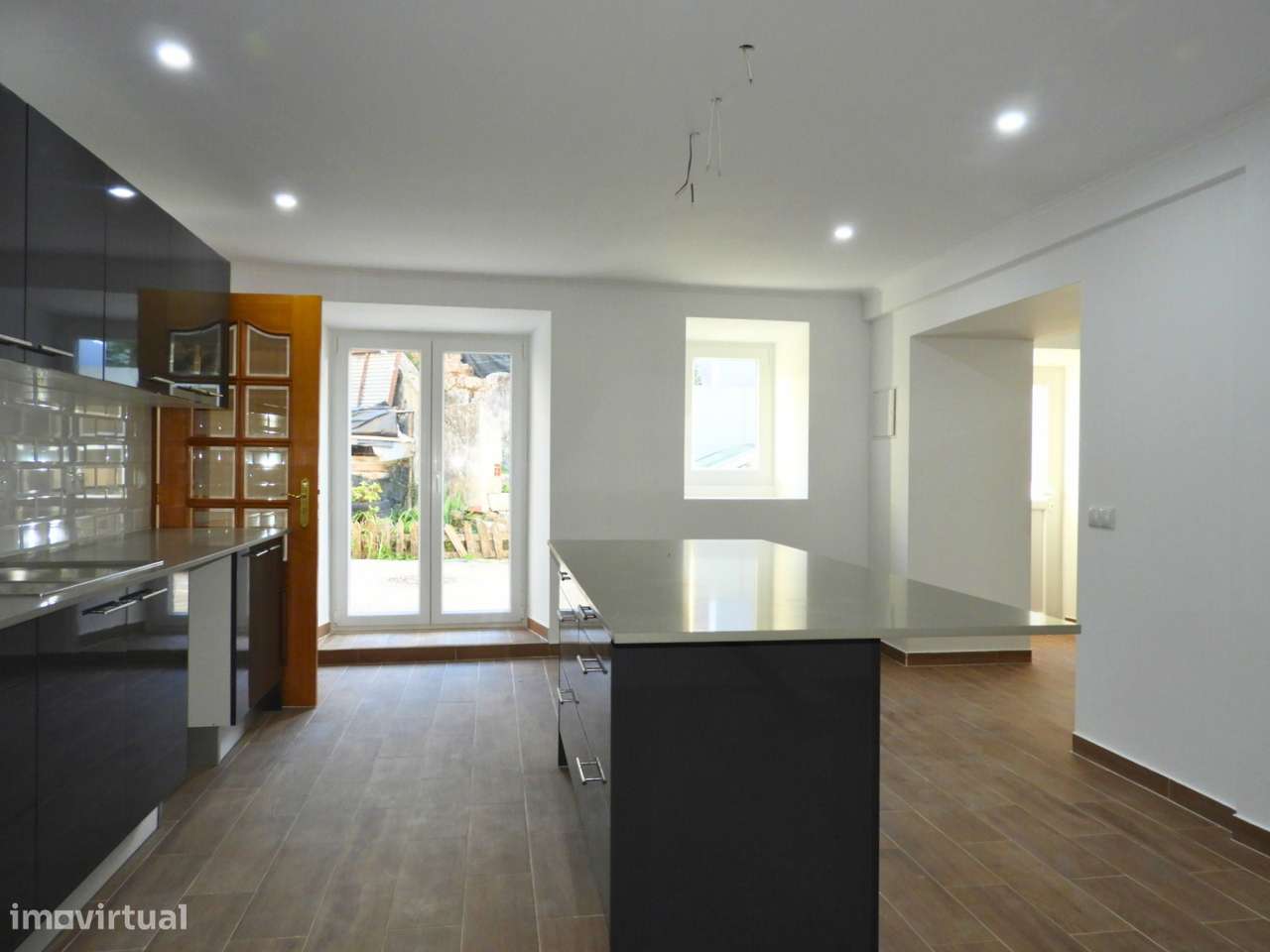 Moradia T2+1 totalmente renovada - Grande imagem: 3/20