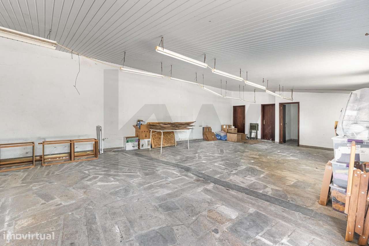 Moradia T3+1 com terreno em Burgães, Santo Tirso-32
