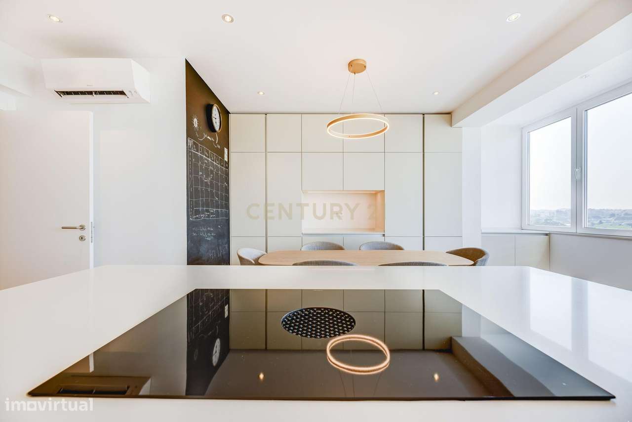 Fantástico T4 Alvalade com varandas, estacionamento e arrecadação-38