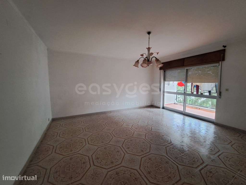 Apartamento T4 com Elevador e Lugar Garagem em zona privilegiada da... - Grande imagem: 4/25