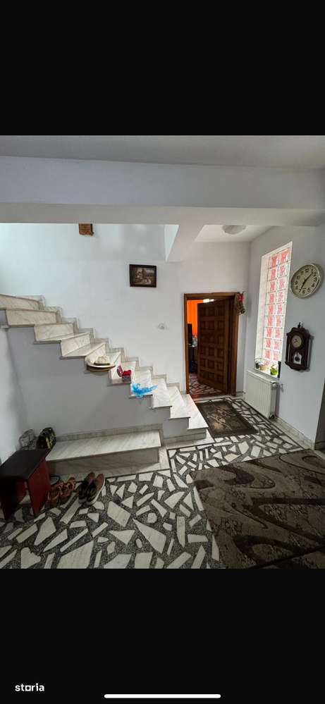 Casa 8 camere de vanzare Sector 5- zona Sălaj - Imagine principală: 5/20