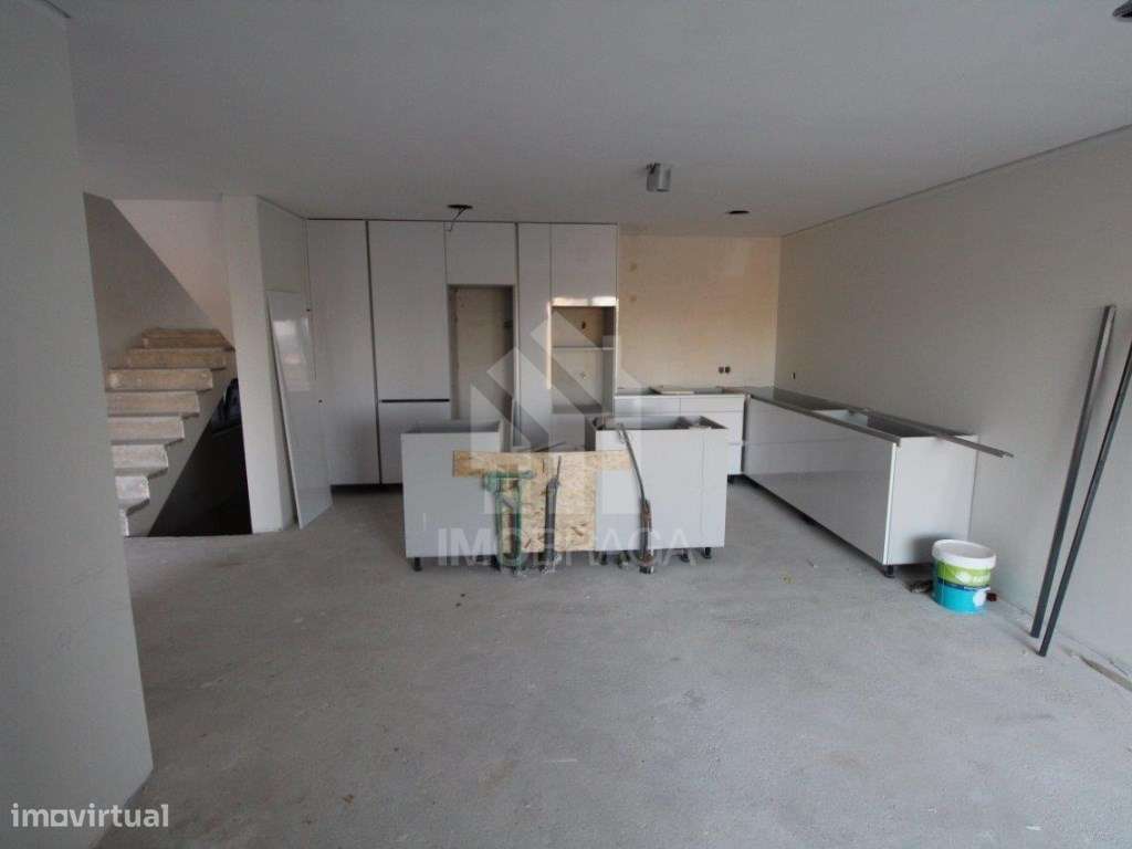 Moradia em Banda - Parada de Tibães - Grande imagem: 4/38