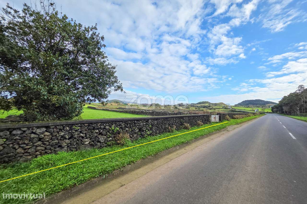 Terreno Rústico com 12.220 m² e Excelentes Acessos na Ribeira Grande - Grande imagem: 4/19