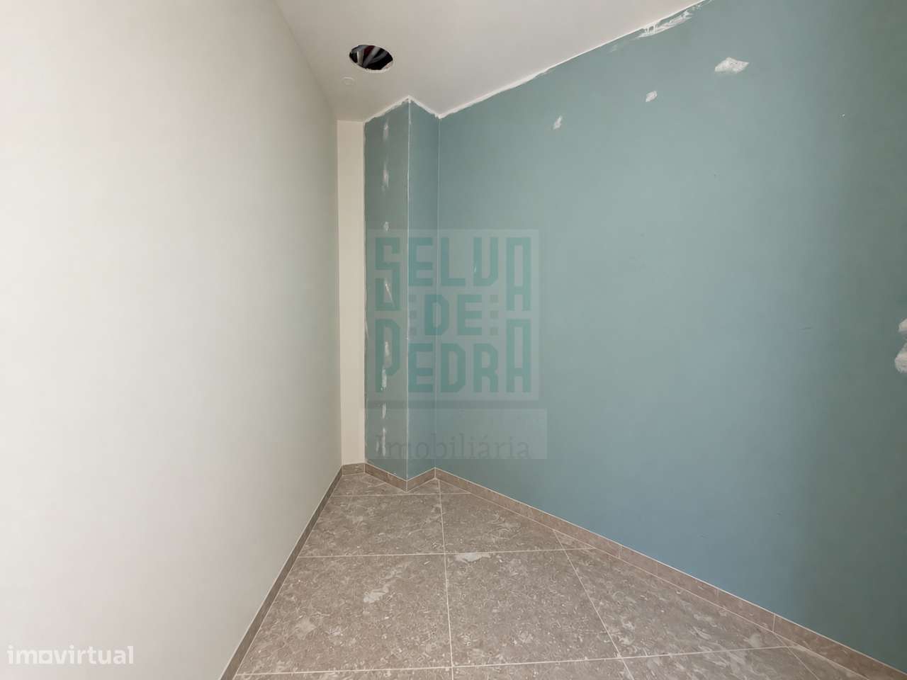 T3 totalmente renovado com 103 m² e 3 frentes em Rio Tinto-23