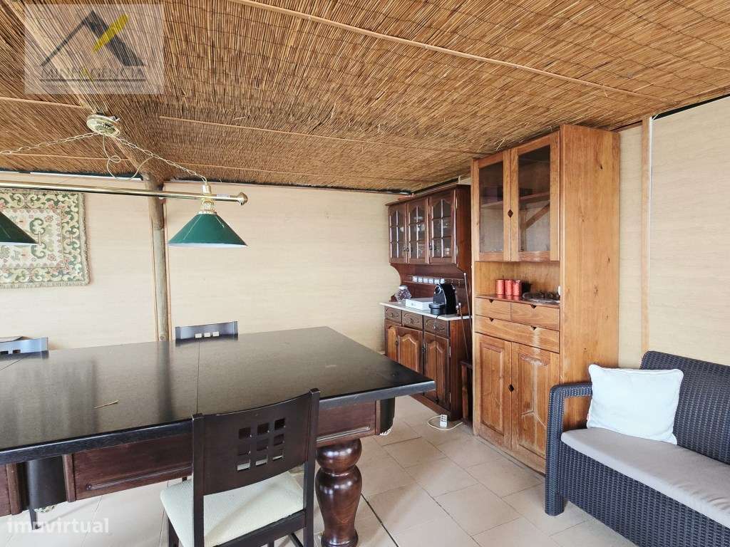 Apartamento T3 com terraço e garagem no Bairro Dias em Setúbal-27