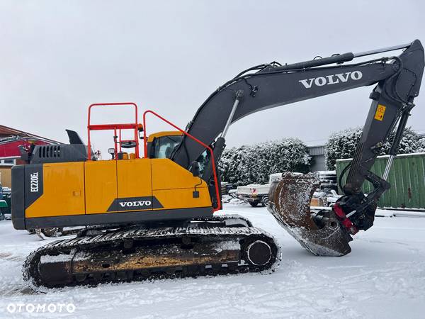 Volvo EC220EL 2 łyżki system 3D Leica ROTOTILT podwozie 90% - 3