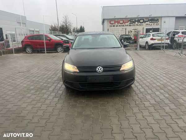 Grila radiator Volkswagen Jetta 2011 SEDAN 2.0 TDI - 1