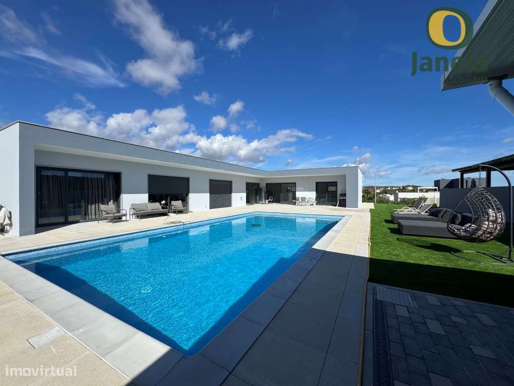 Fantástica Moradia T3+1, Piscina Privada e Excelentes Áreas Exteriores - Grande imagem: 3/38