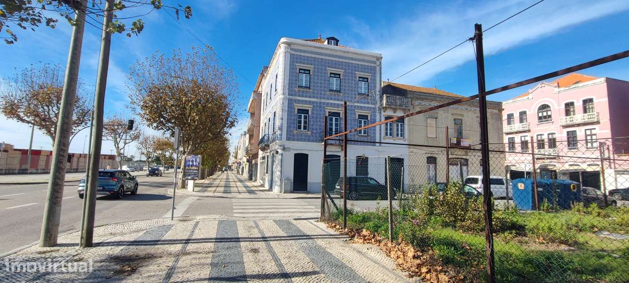 Prédio para Renovação Geral - Centro da Cidade - Rua Fernandes Tomás-9