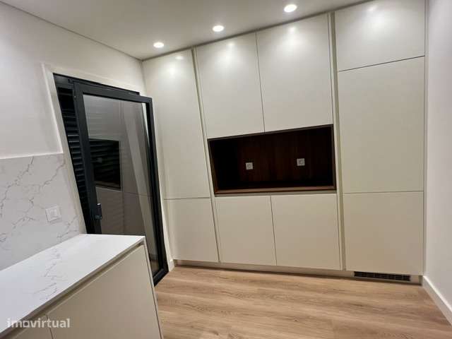 3 Apartamentos T2+1-27