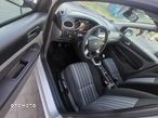 Ford Focus 1.6 16V Ambiente - 11