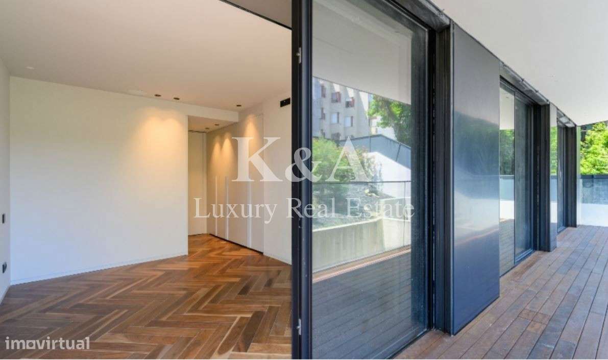 Apartamento T4 com  acabamentos de luxo.-9
