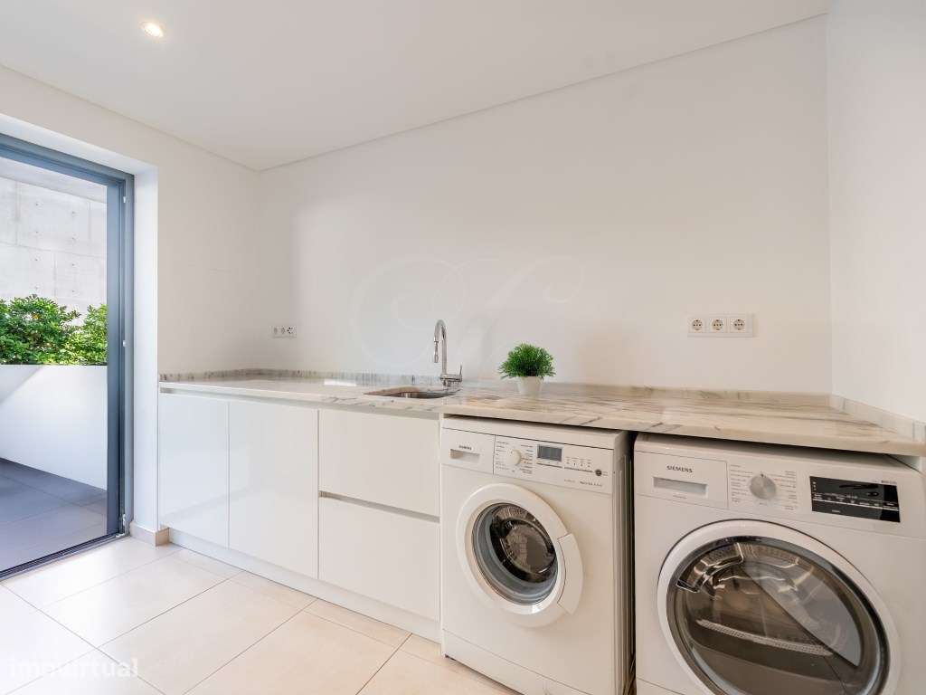 Moradia T8 c/Piscina | Queijas-52