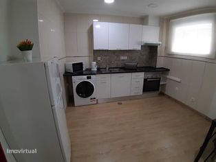 Aluga-se apartamento T2+1 com terraço no centro do Porto - Grande imagem: 4/12