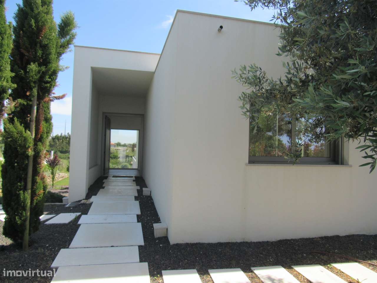 Moradia contemporânea 4 quartos a estrear - Grande imagem: 5/17