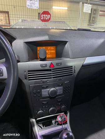 Opel Astra Classic 1.6i - 10